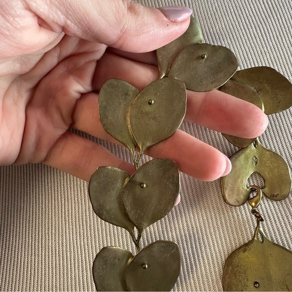 Michael Michard Eucalyptus metal leaf necklace lobster clasp - Picture 4 of 7